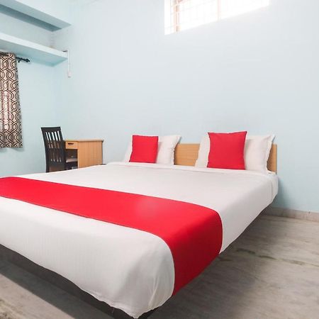 Oyo Flagship 48158 Ss Towers Hotel Podanur Exterior photo