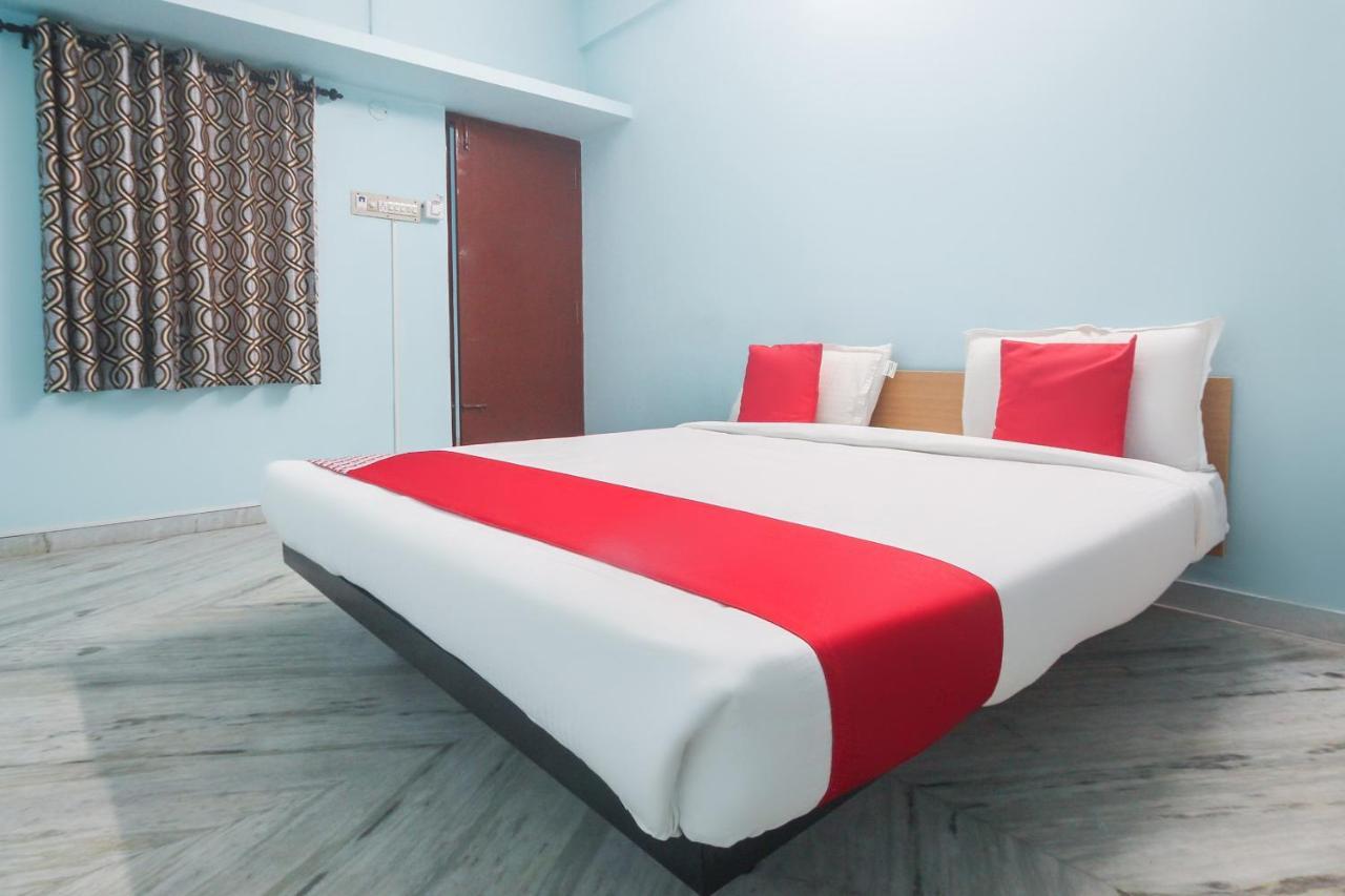 Oyo Flagship 48158 Ss Towers Hotel Podanur Exterior photo