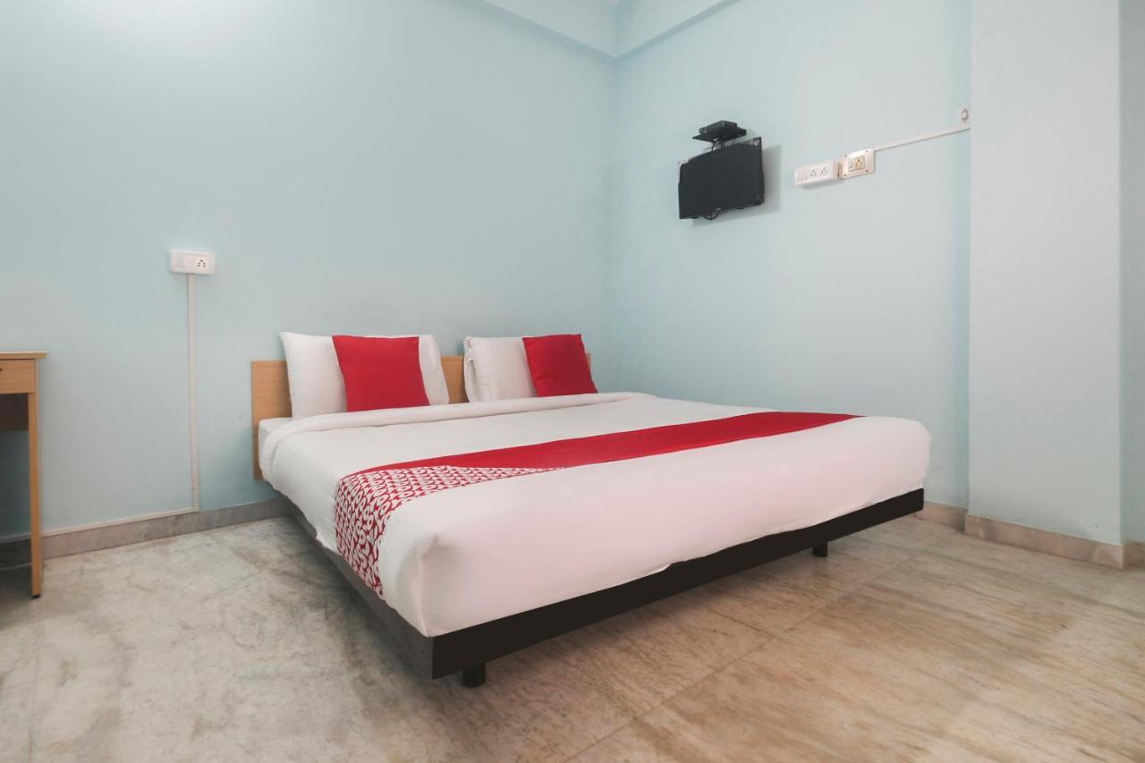 Oyo Flagship 48158 Ss Towers Hotel Podanur Exterior photo